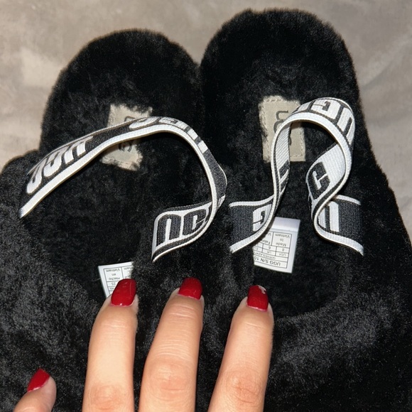 ugg slippers - Picture 2 of 2